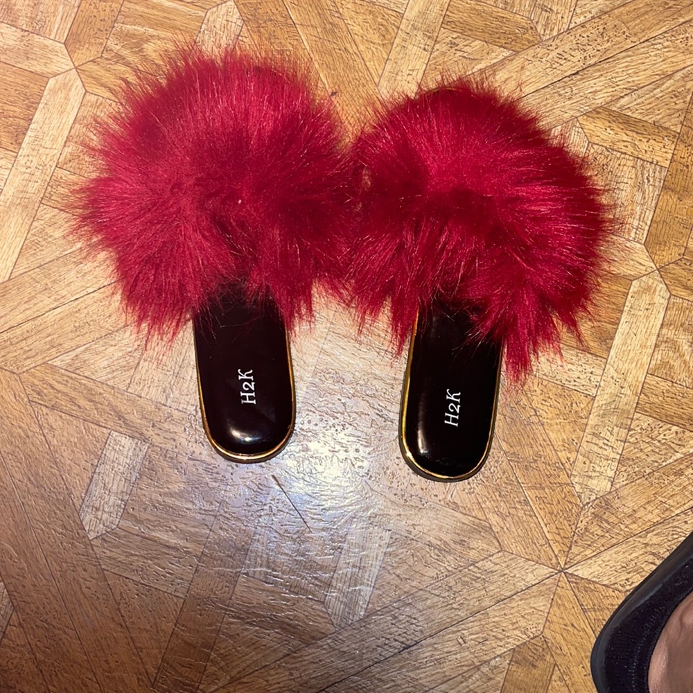 Size 10, fashion shoes and dark red color